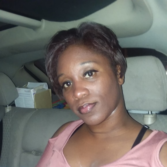 Meet your Posher, Janeka - Picture 1 of 1